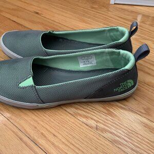 The North Face Base Camp Lite Skimmer II women's slip-ons - Size 7.5